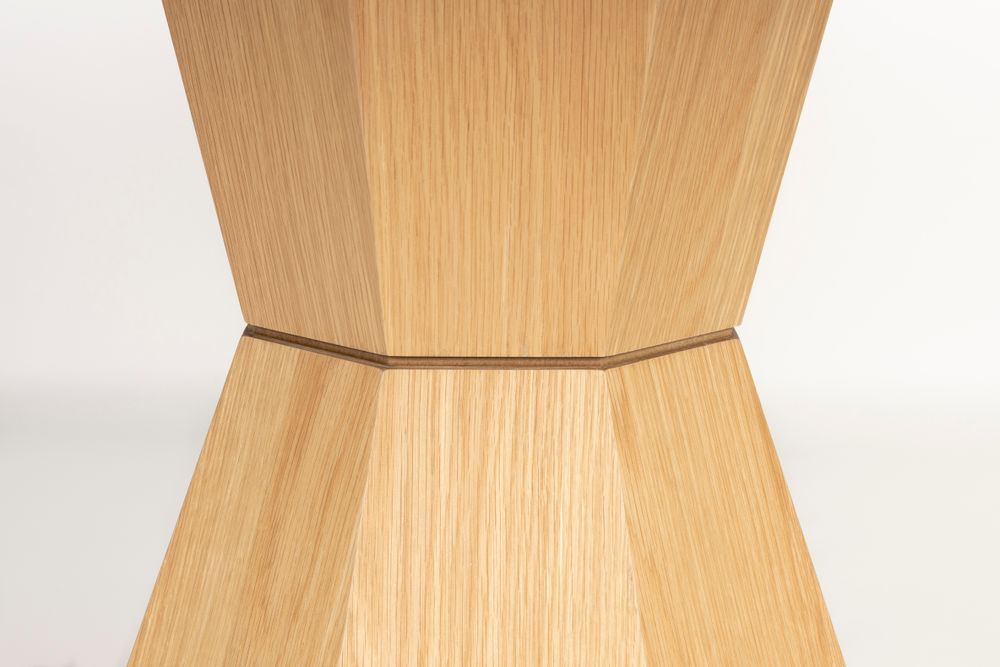 Ronde tafel LOTUS - Eik fineer ZVR 2100167