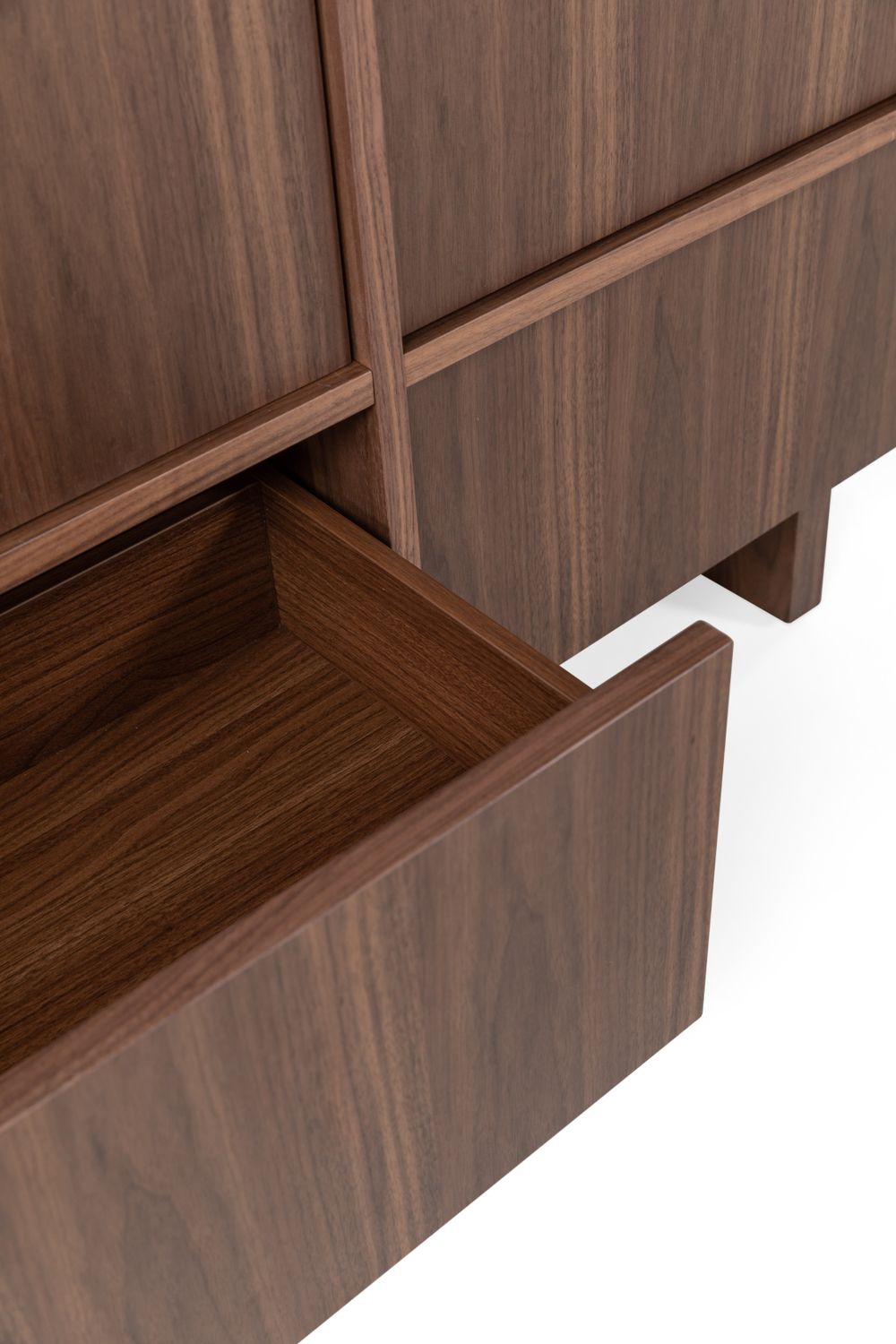 Buffetkast AIKU - Walnootfineer DEZ-64-000002