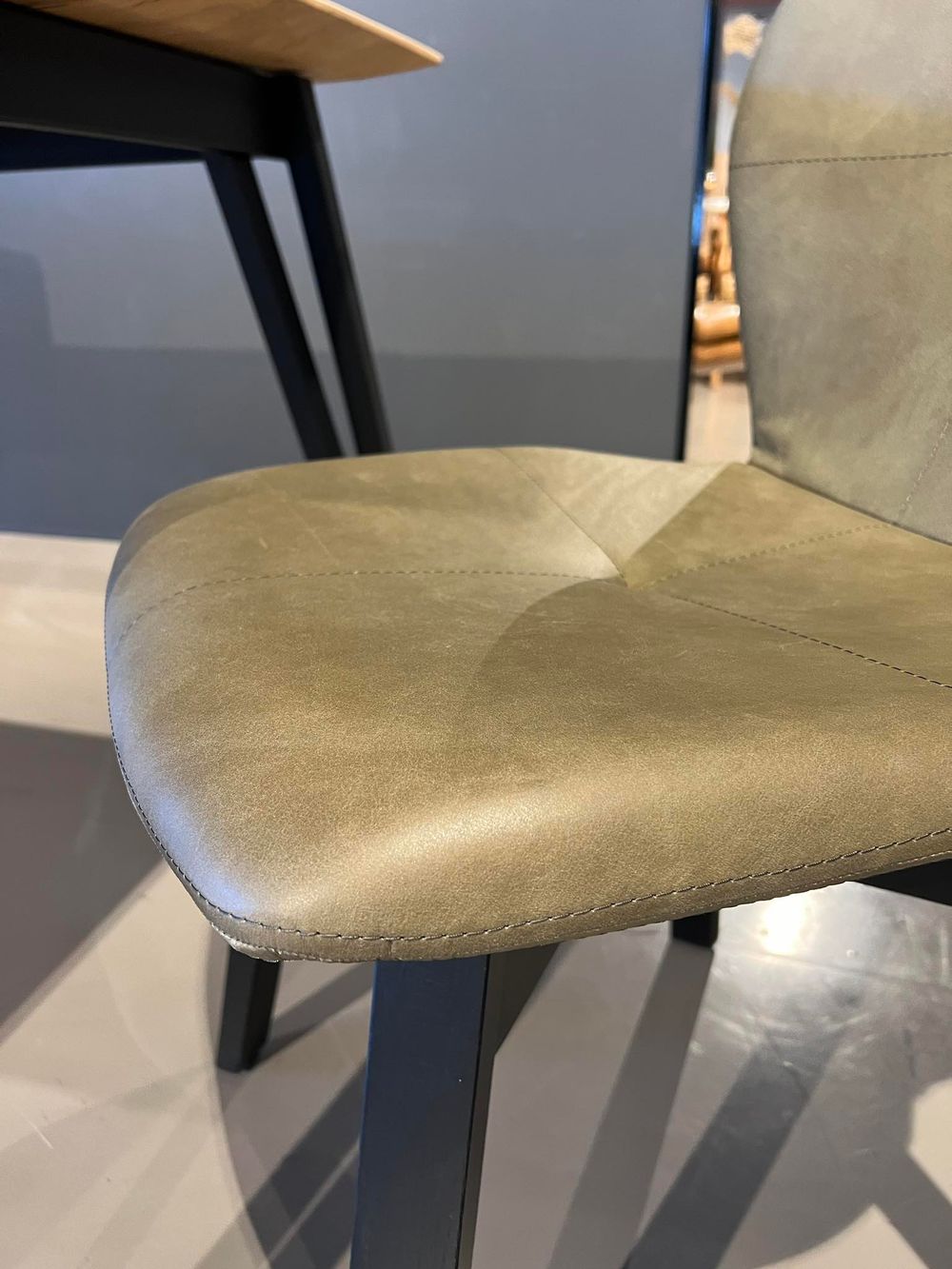 Stoel MOOD 91 - Olive MOB MD91 STLOL