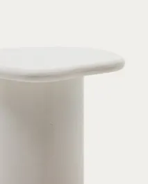 Bijzettafel MACARELLA, mosterdgeel cement met een crèmekleurige oppervlakte.