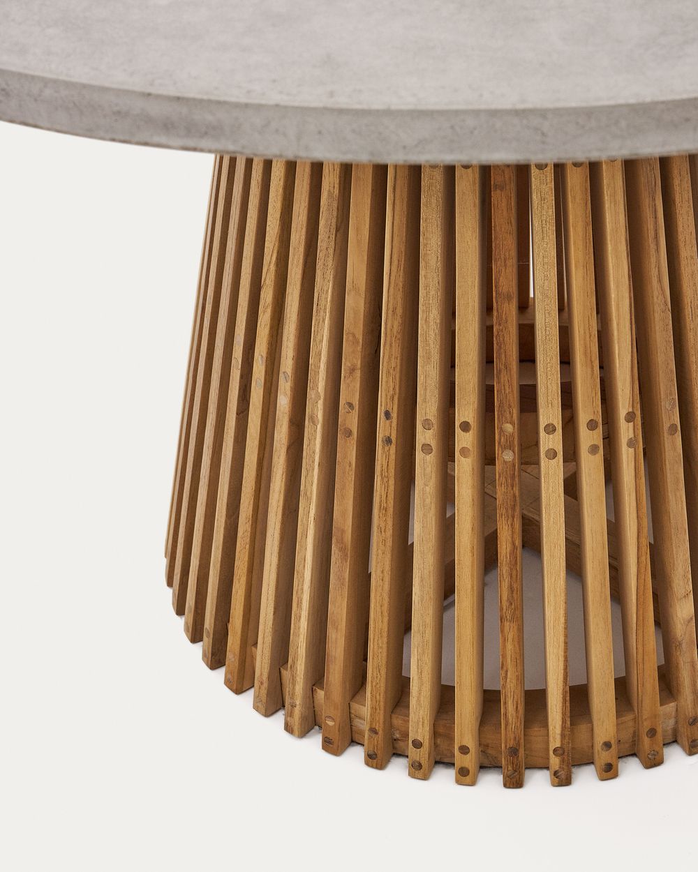 Ronde tuintafel ALCAUFAR - Massief teak/Grijs ceme KAV J0100111PR03