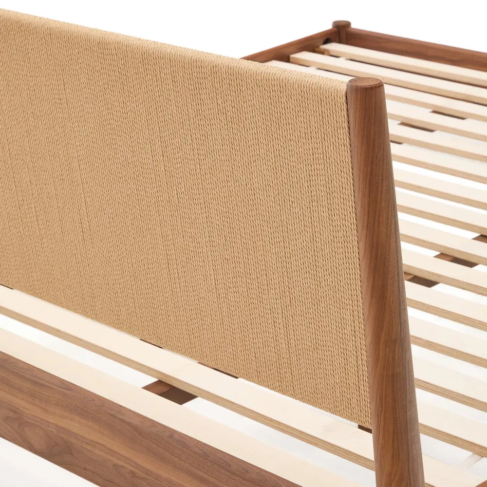 Bed 160x200 cm ELAN - Notenhout KAV N0100014MM41