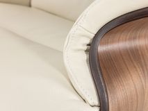 Relaxfauteuil AFTERWORK 2 - Wit leder / Walnoot CFM-13-000006-30-FW