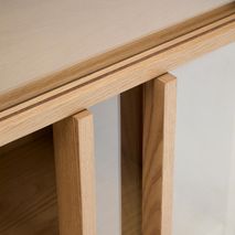 Vitrinekast HELVINE - Eikenfineer/Glas KAV M1200016MM40