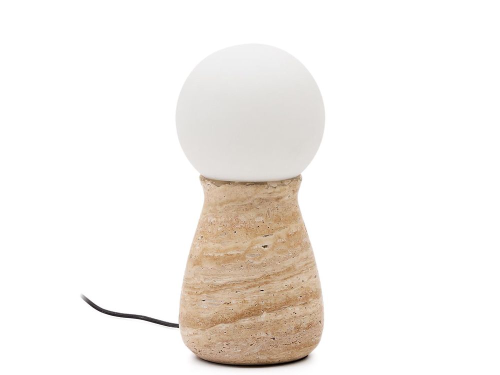 Tafellamp OKENI met witte glazen bol en travertijnen voet.