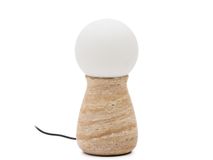 Tafellamp OKENI met witte glazen bol en travertijnen voet.