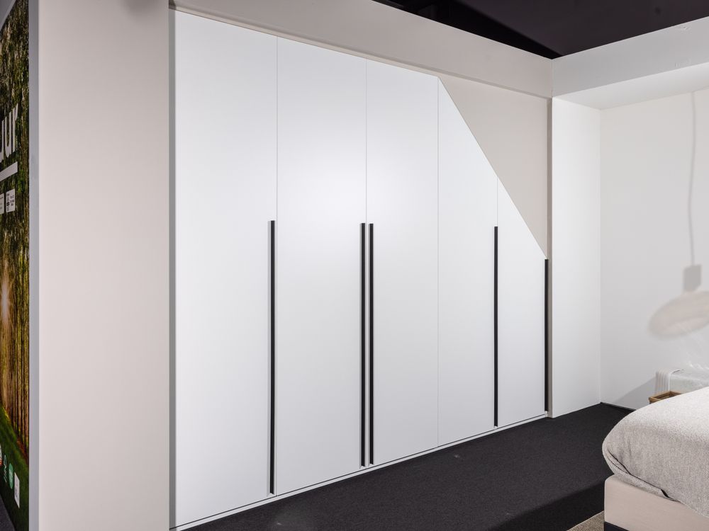 Draaideurkast met zijwaartse afschuining - Wit NEV-001-002