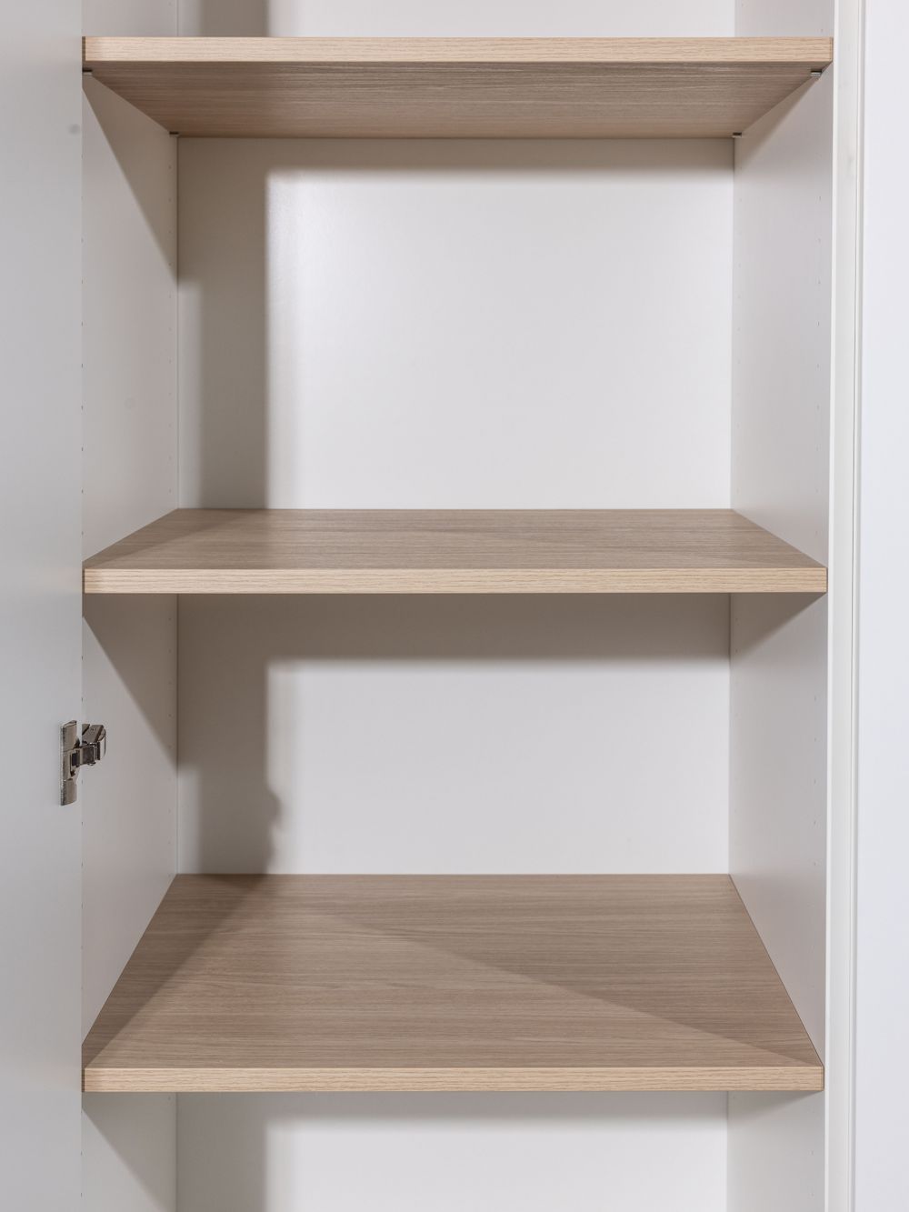 Draaideurkast met zijwaartse afschuining - Wit NEV-001-002