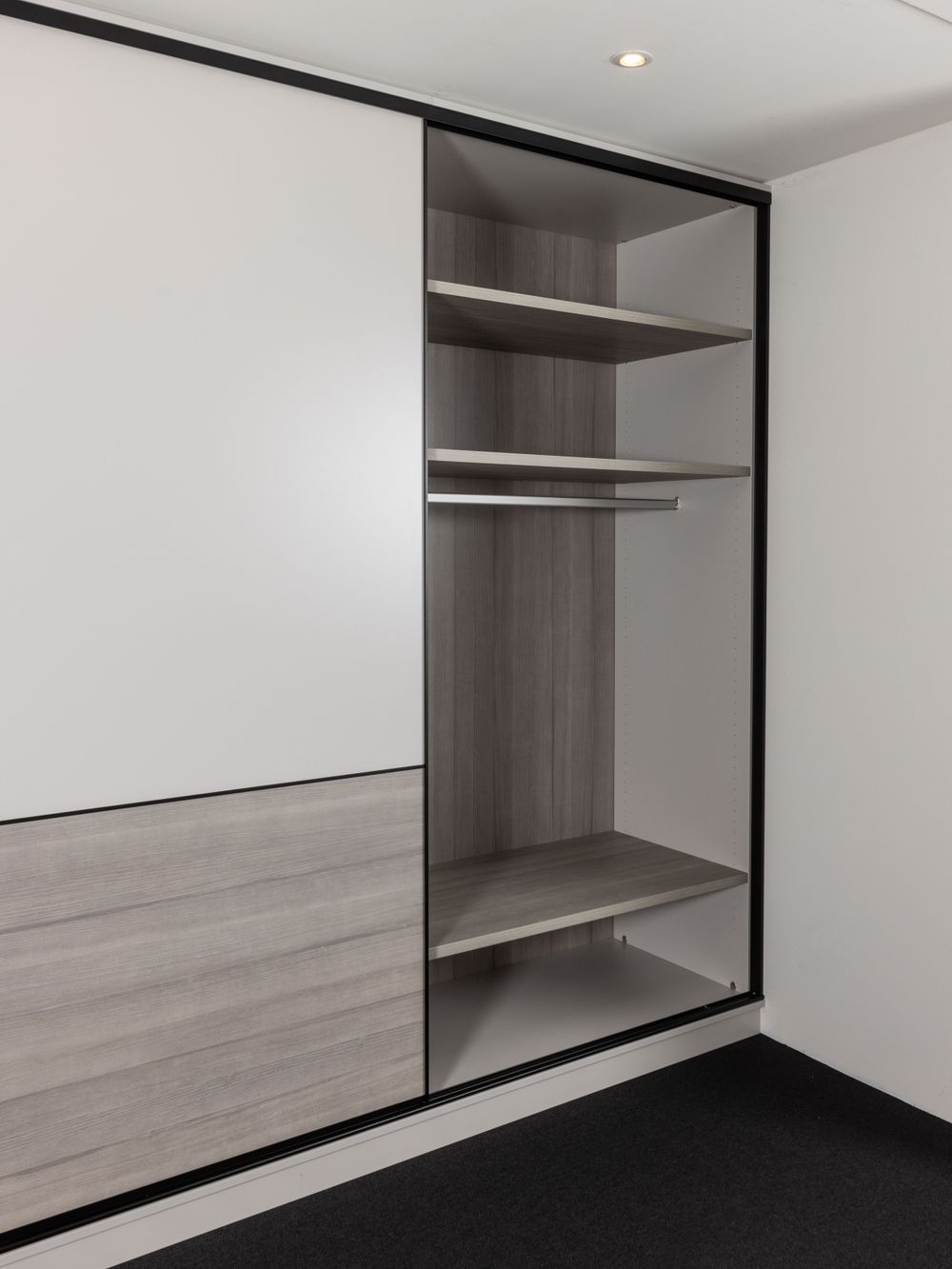 Schuifdeurkast - Pastelgrijs NEV-001-003