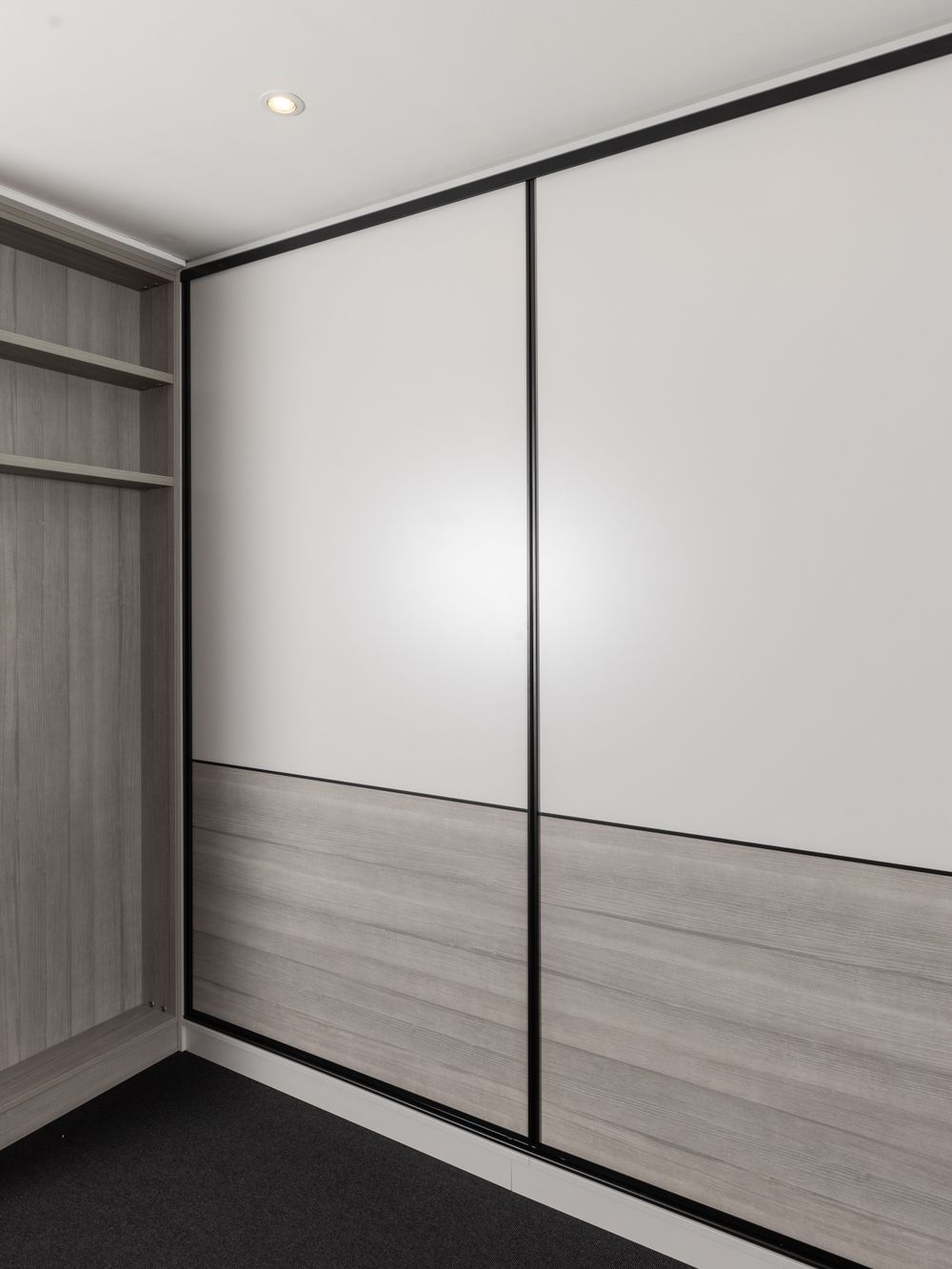 Schuifdeurkast - Pastelgrijs NEV-001-003