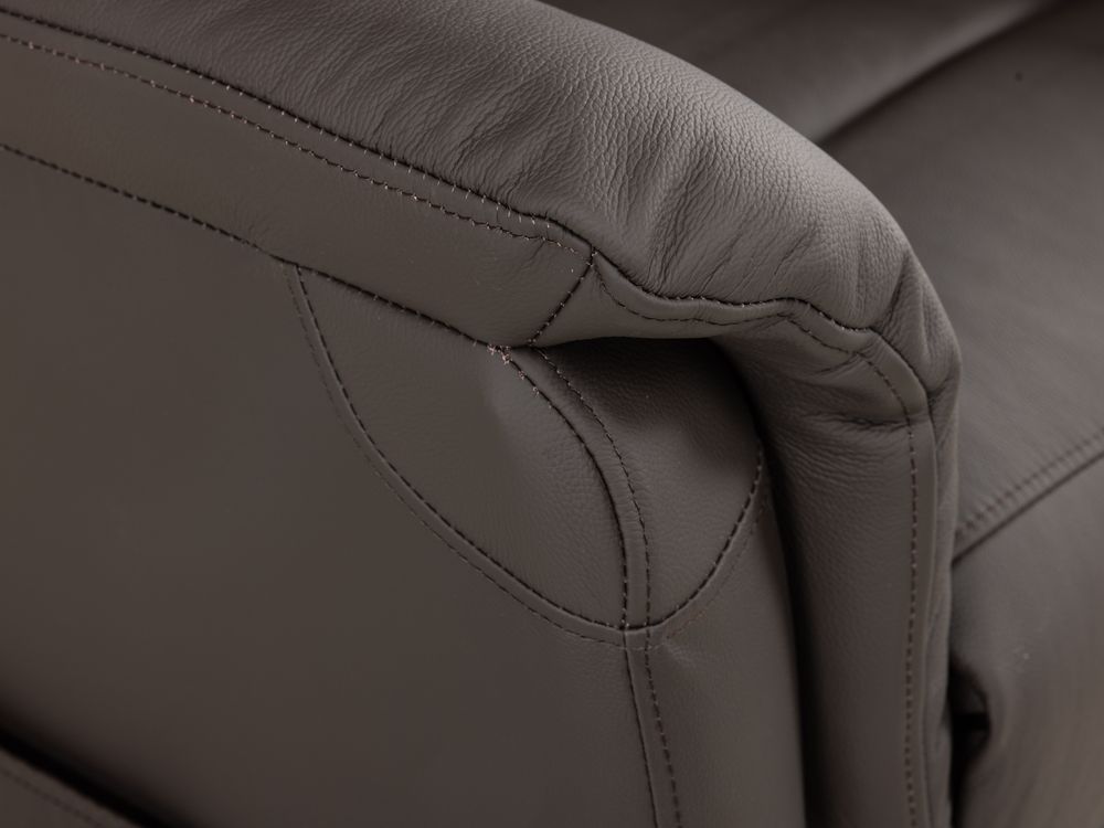 Elektrische relaxfauteuil GILBERT - Bruin leder DEZ-70-001-A-AB