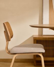 Eetkamerstoel GENA - Eikenfineer/Beige chenillesto KAV C00001BF12