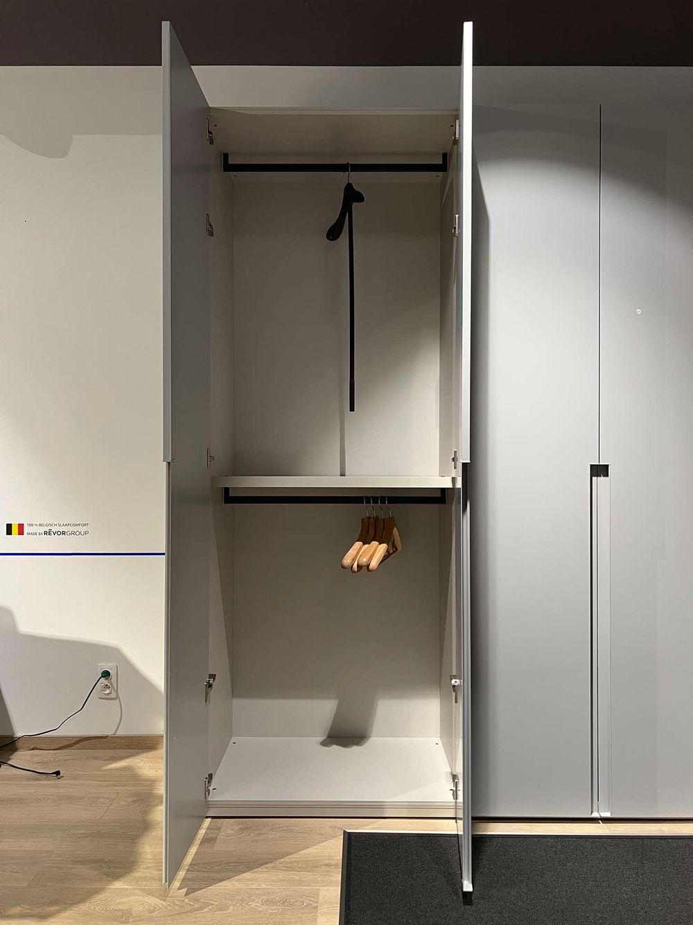 Draaideurkast UNIKA - Lichtgrijs NVM AL9905244