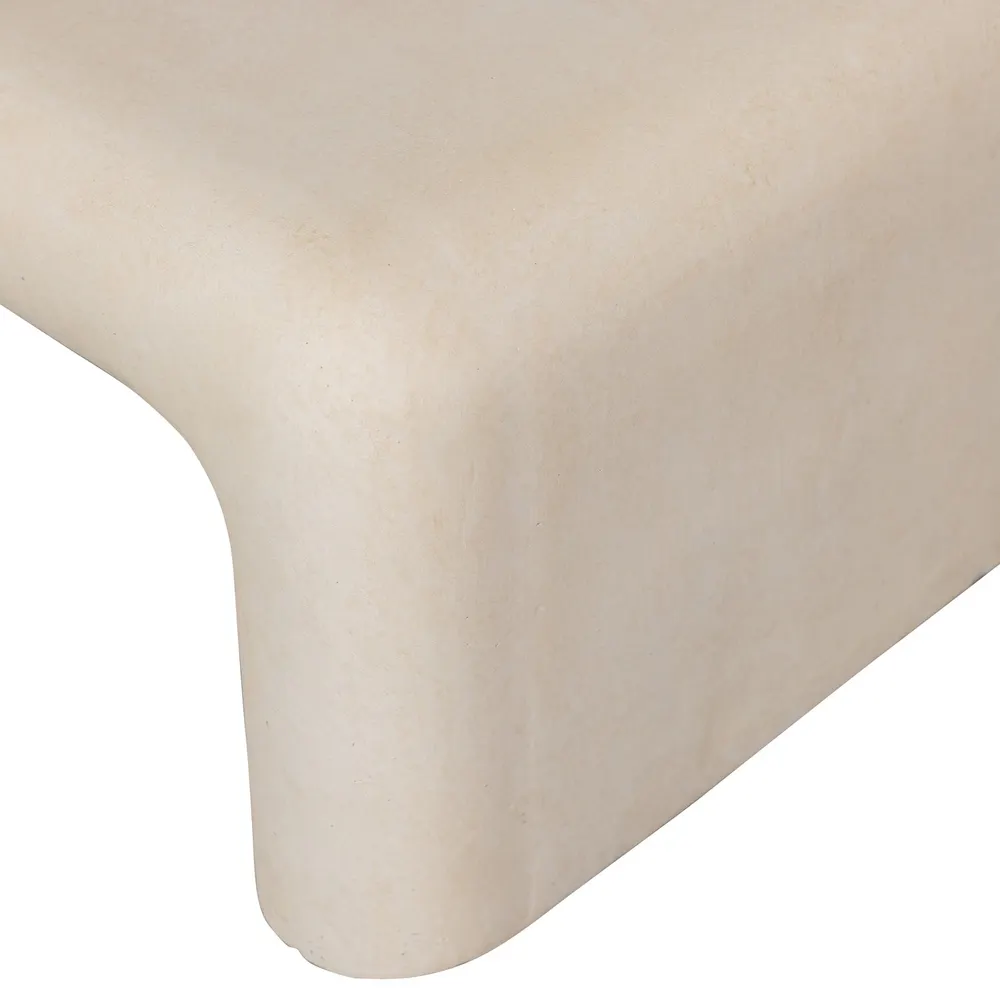 Close-up van het salontafelblad STANI, met een 'natural betonlook' afwerking.