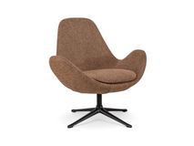Fauteuil GHOST LOW Matino Hazel, bruine stof met een zwart onderstel.