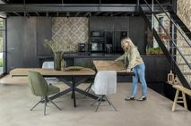 Uitschuifbare eetkamertafel PAVALON - Barnwood HEH 46784BRN